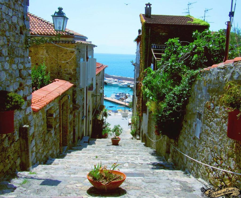 By The Sea In Scario Apartment Bagian luar foto