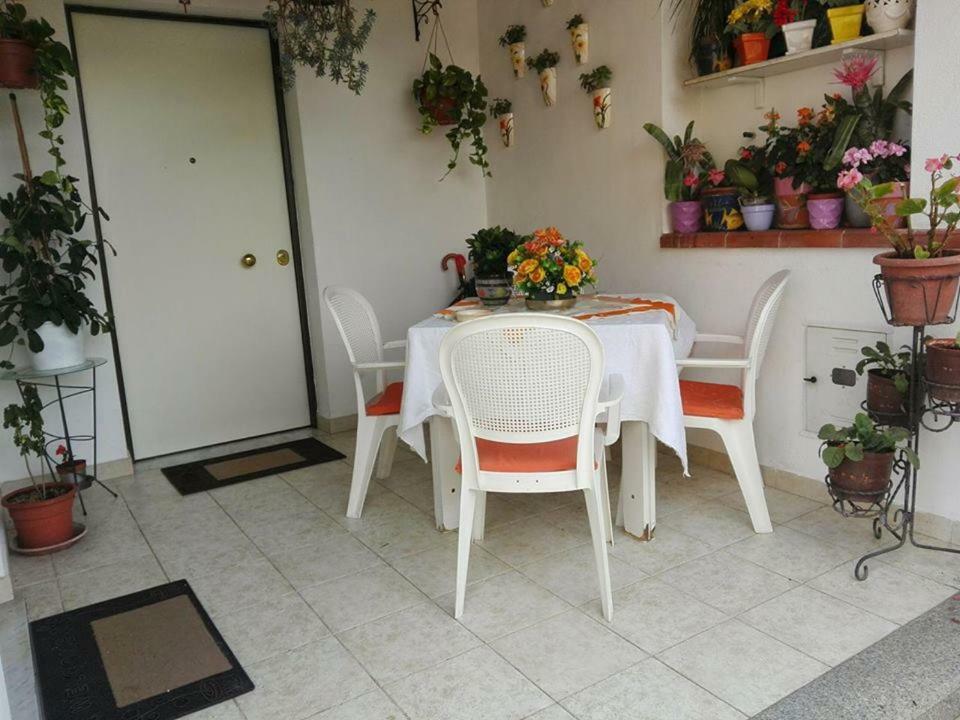 By The Sea In Scario Apartment Bagian luar foto