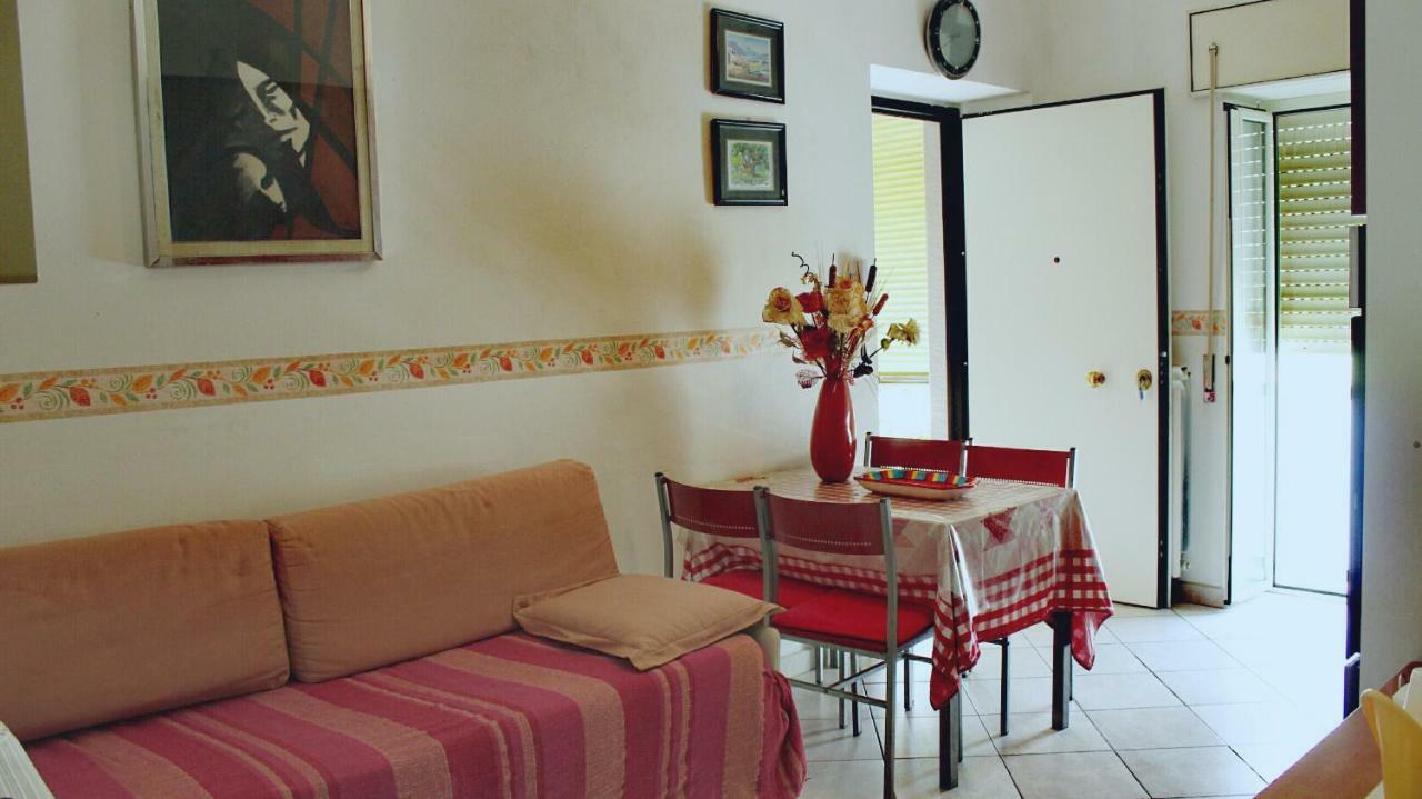 By The Sea In Scario Apartment Bagian luar foto